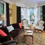 The Lion And The Rose Bed And Breakfast