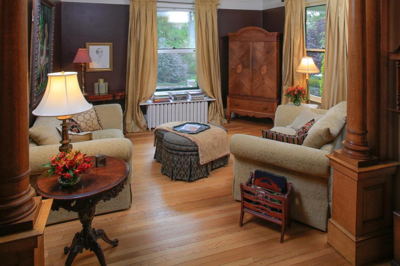 The Lion And The Rose Bed & Breakfast Asheville