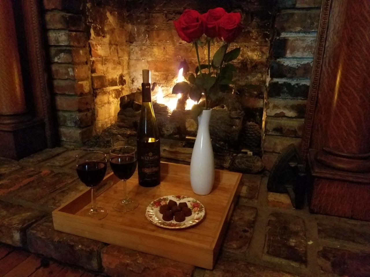 The Lion And The Rose 3*